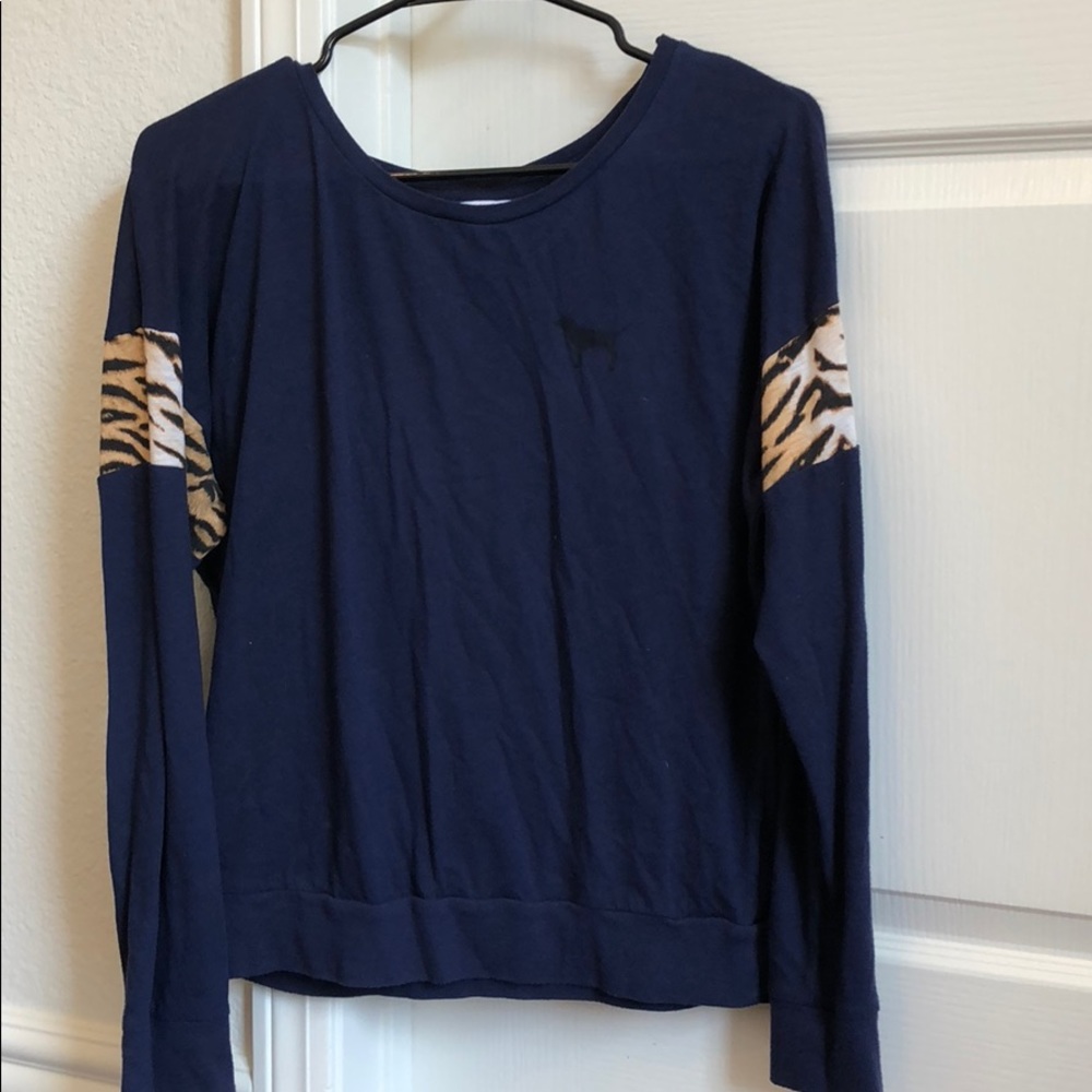 VS pink long sleeve